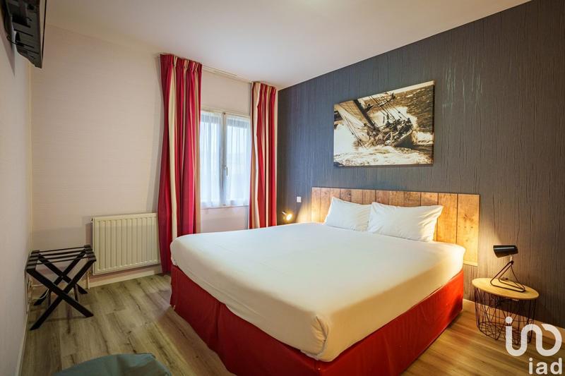 Local commercial - 1 700 m²