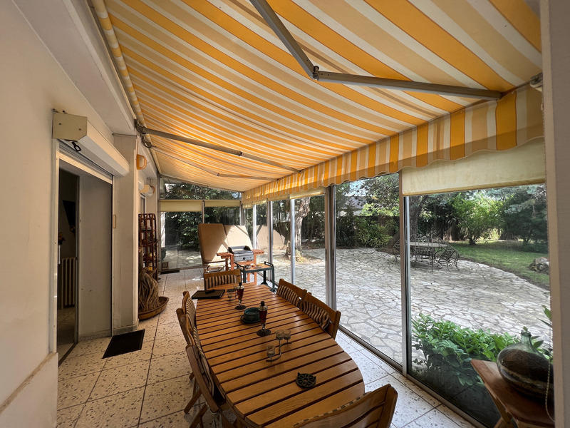 Maison - 300 m² - 9 pièces