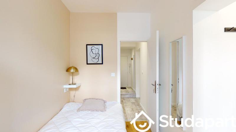 Chambre - 13 m² - 1 pièce