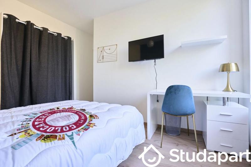 Chambre - 13 m² - 1 pièce