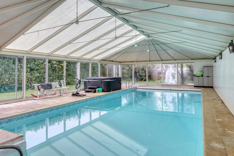 Maison - 215 m² - 9 pièces