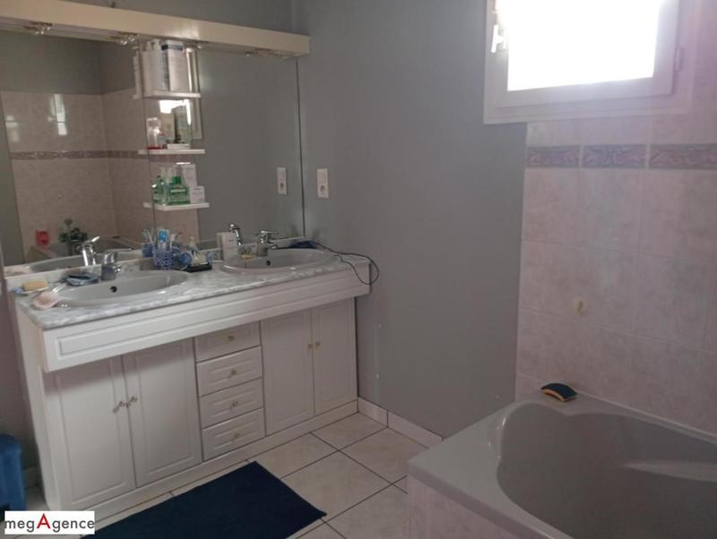 Maison traditionnelle - 148 m² - 7 pièces