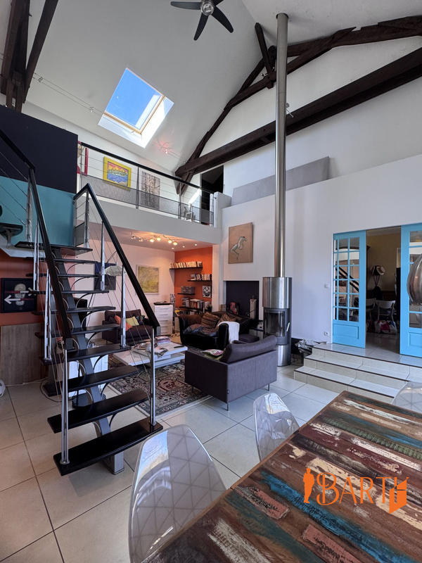 Maison - 260 m² - 7 pièces