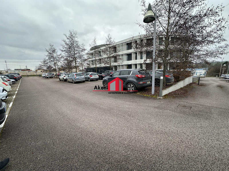 Bureau - 1 461 m²