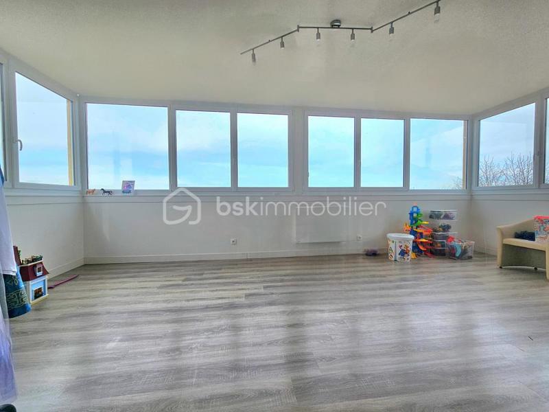 Demeure - 225 m² - 9 pièces