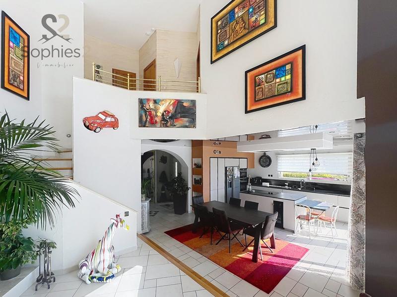 Maison - 169 m² - 5 pièces