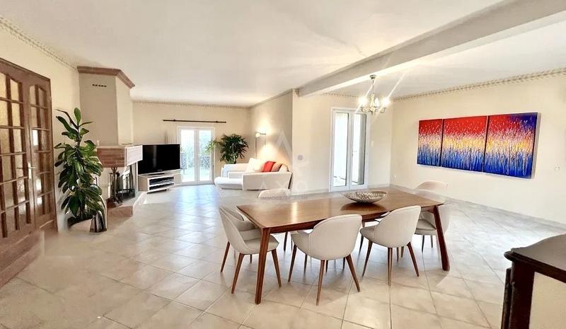 Maison - 174 m² - 5 pièces