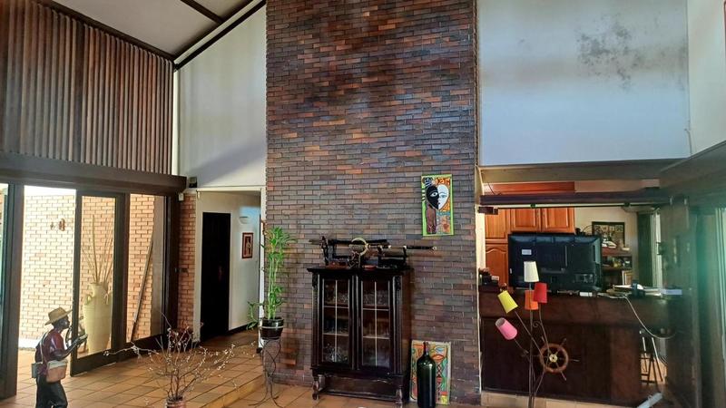 Maison - 350 m² - 6 pièces