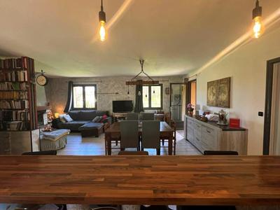 Maison - 140 m² - 8 pièces