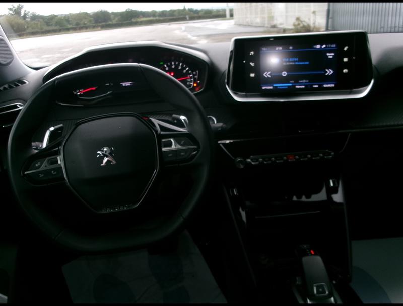 Peugeot 2008 Bhdi 130 Allure Eat8