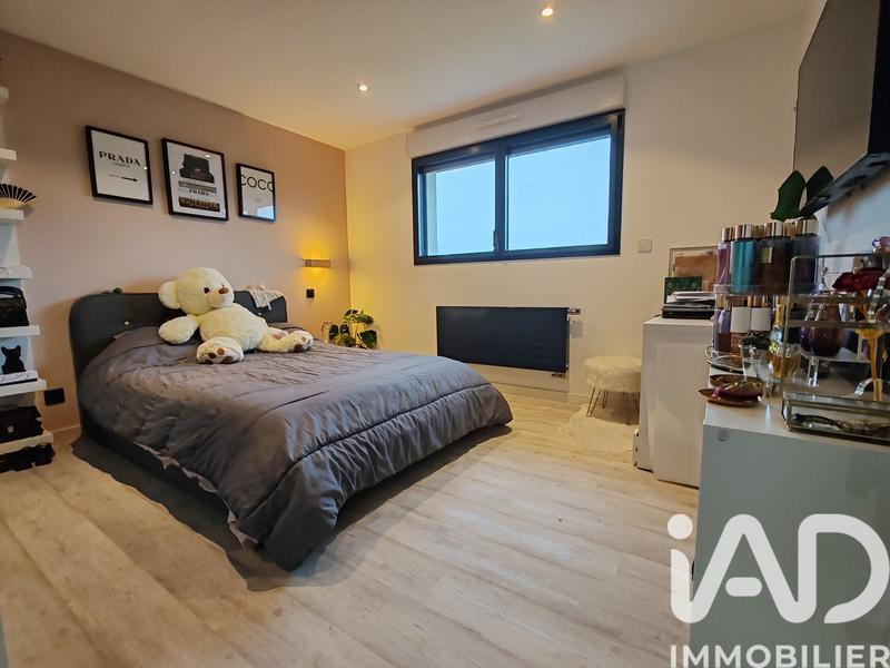 Maison - 177 m² - 7 pièces