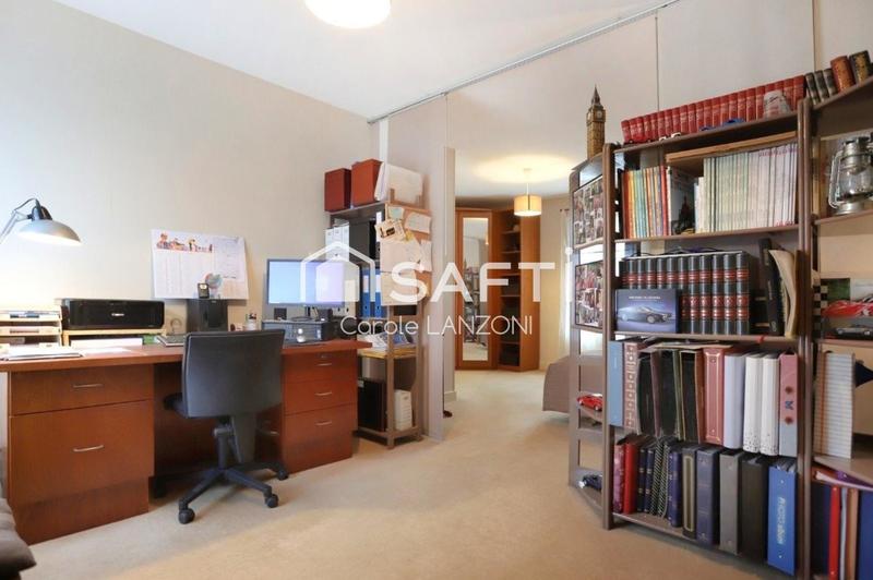 Maison - 290 m² - 8 pièces