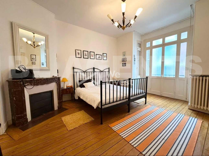 Maison - 309 m² - 12 pièces