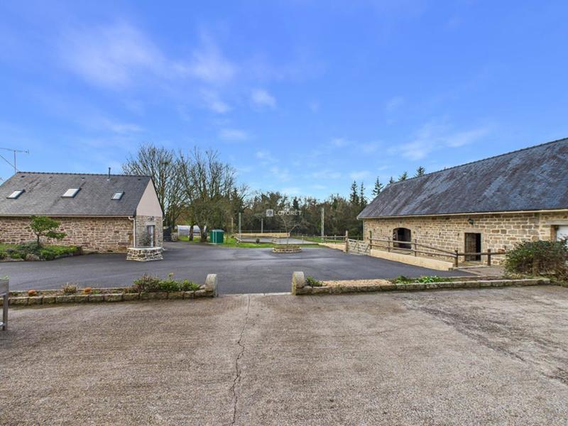 Propriété - 490 m² - 12 pièces