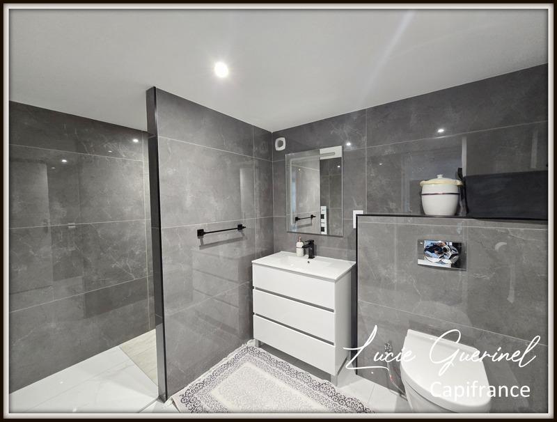 Maison - 200 m² - 7 pièces