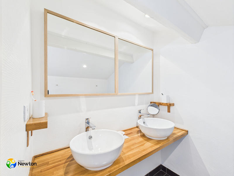 Maison - 230 m² - 5 pièces