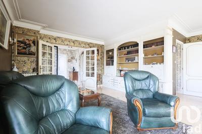 Maison - 234 m² - 8 pièces