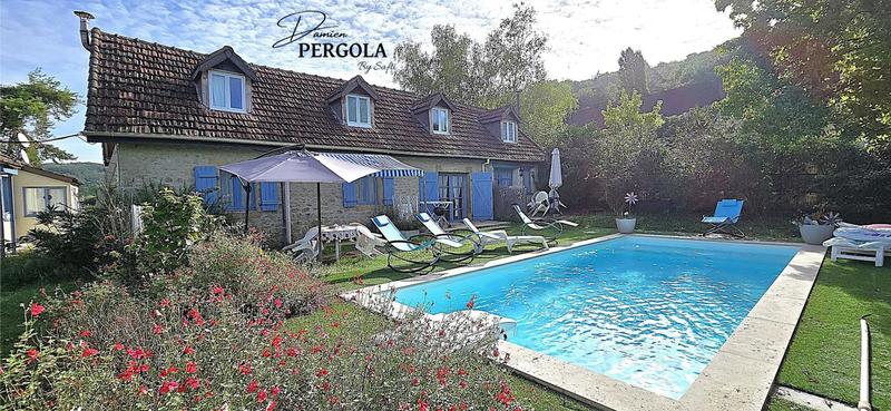 Maison - 237 m² - 11 pièces