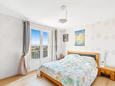 Appartement - 72 m² - 4 pièces