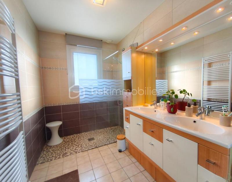 Maison traditionnelle - 91 m² - 5 pièces