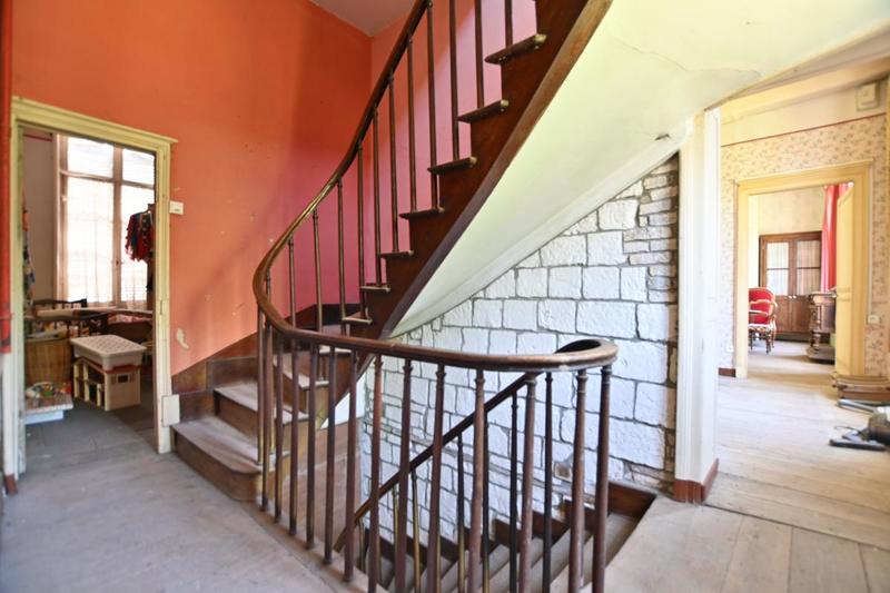 Maison - 262 m² - 9 pièces