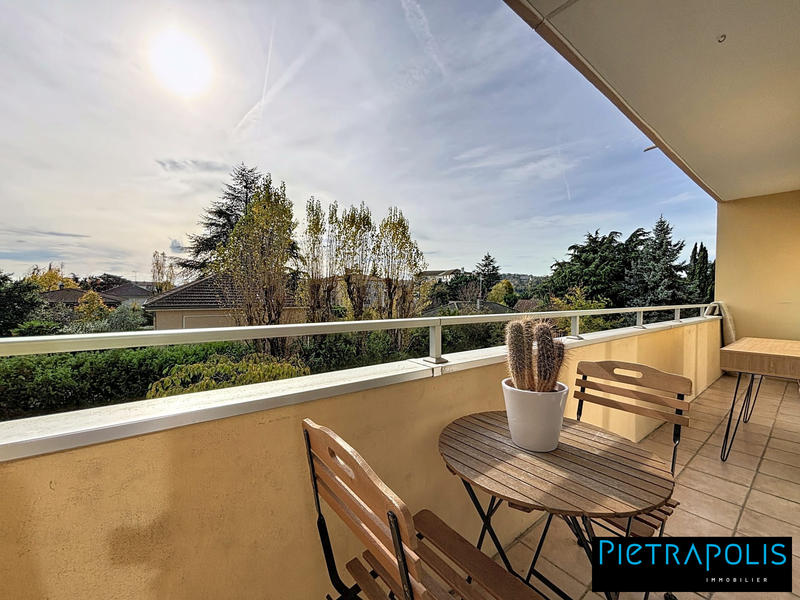 Appartement - 79 m² - 3 pièces