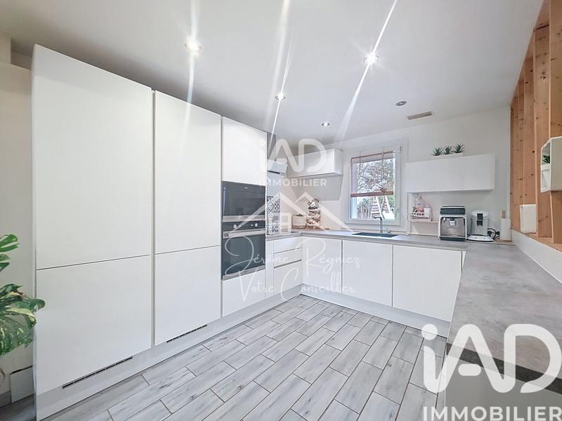 Maison - 93 m² - 5 pièces