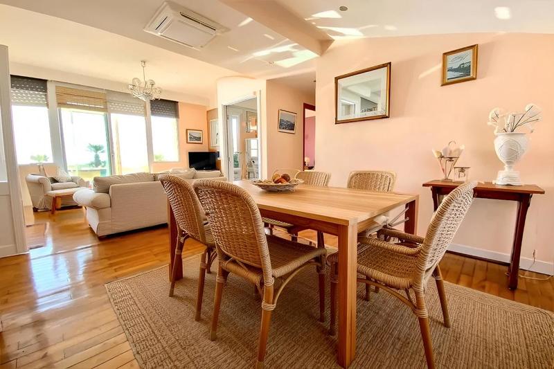 Maison - 265 m² - 12 pièces