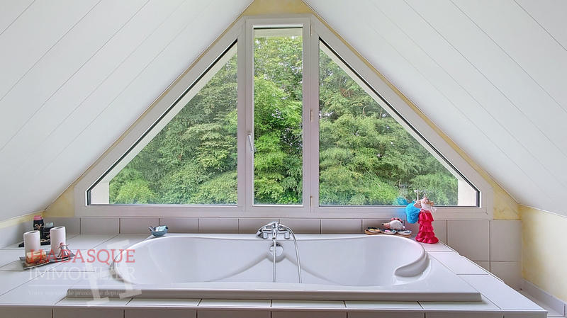 Maison - 139 m² - 8 pièces