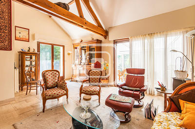 Maison - 183 m² - 8 pièces