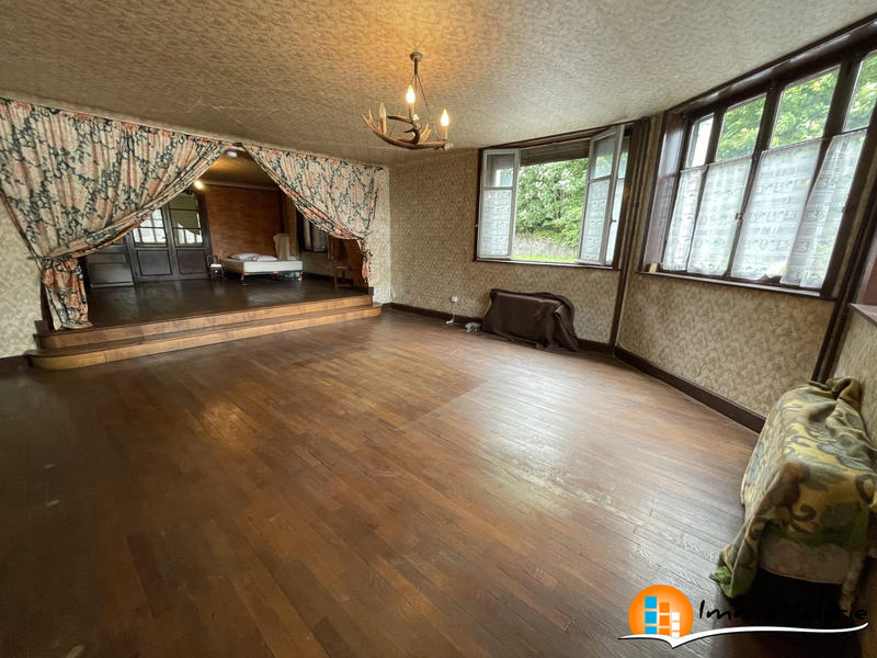 Maison - 306 m² - 10 pièces