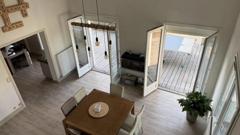 Demeure - 307 m² - 10 pièces