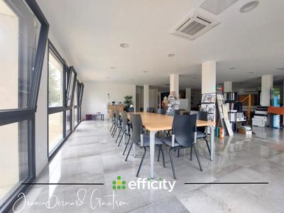 Bureau - 220 m² - 7 pièces