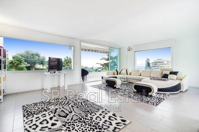 Villa - 265 m² - 6 pièces