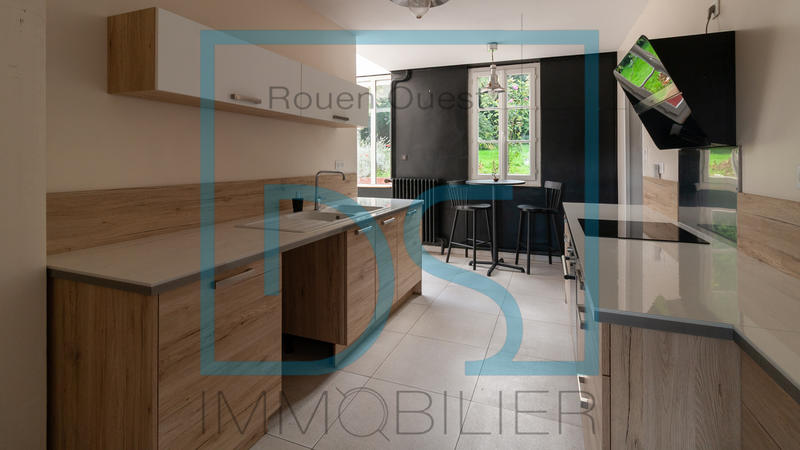 Maison - 180 m² - 9 pièces