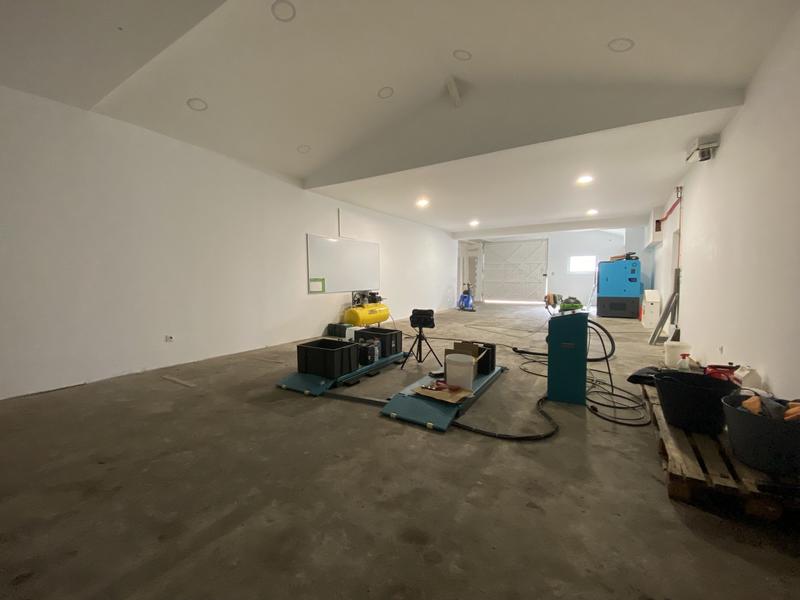 Local commercial - 130 m² - 7 pièces