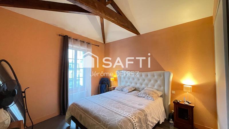 Maison - 201 m² - 9 pièces