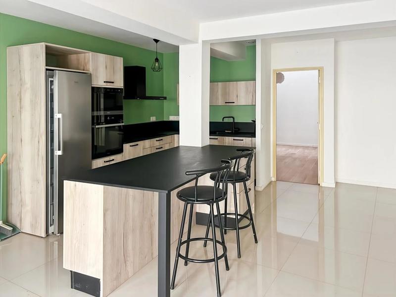 Appartement - 100 m² - 4 pièces