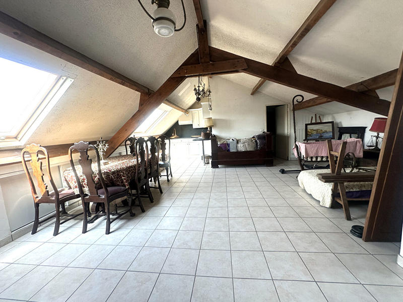 Maison - 240 m² - 6 pièces