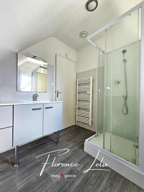 Maison traditionnelle - 149 m² - 7 pièces