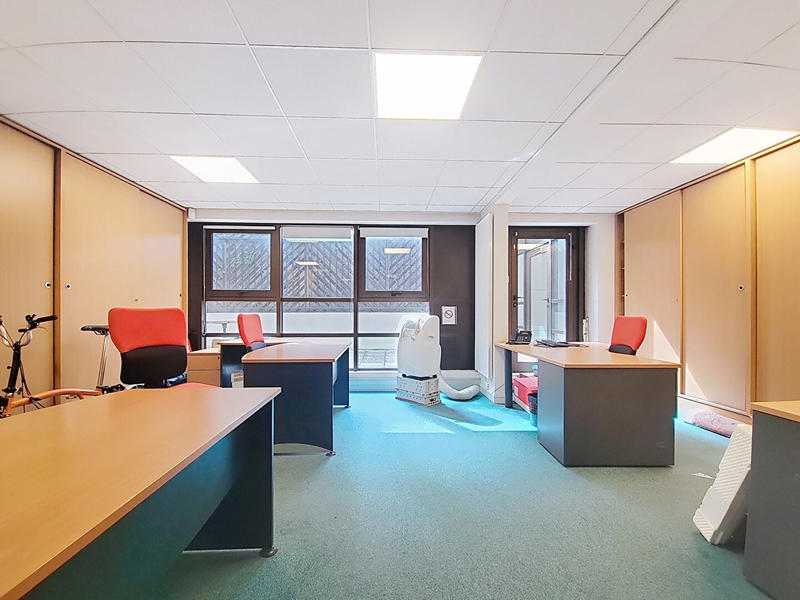Bureau - 339 m² - 15 pièces