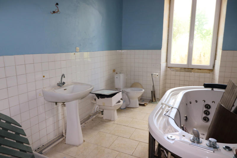 Maison - 300 m² - 12 pièces