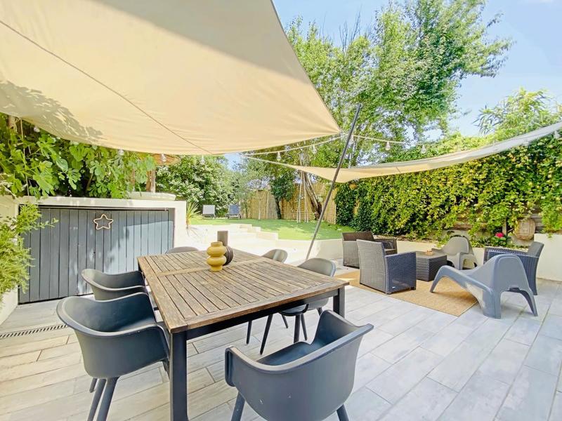 Maison - 210 m² - 6 pièces