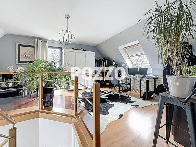 Maison - 200 m² - 6 pièces