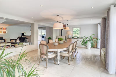 Maison - 324 m² - 10 pièces