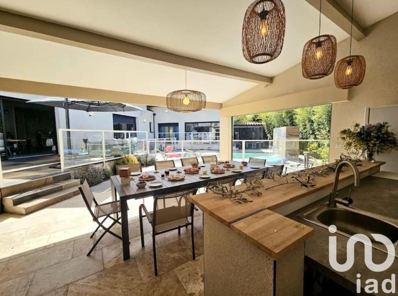 Maison - 336 m² - 8 pièces