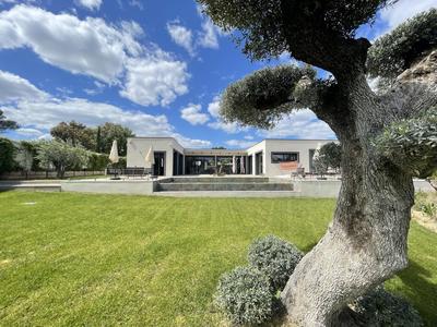 Villa - 260 m² - 8 pièces
