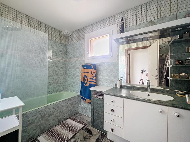 Maison - 210 m² - 6 pièces