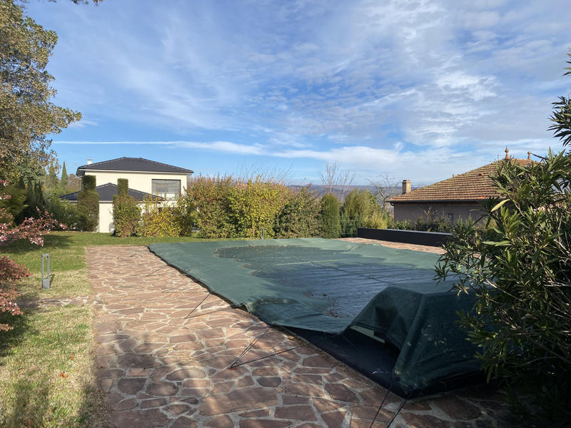 Maison - 185 m² - 7 pièces