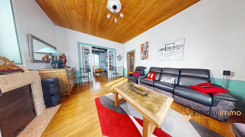 Maison - 192 m² - 7 pièces